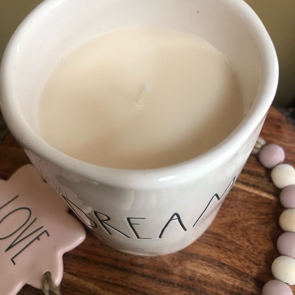 RAE DUNN DREAM POPPY FIELDS SCENTED CANDLE - Picture 5 of 5